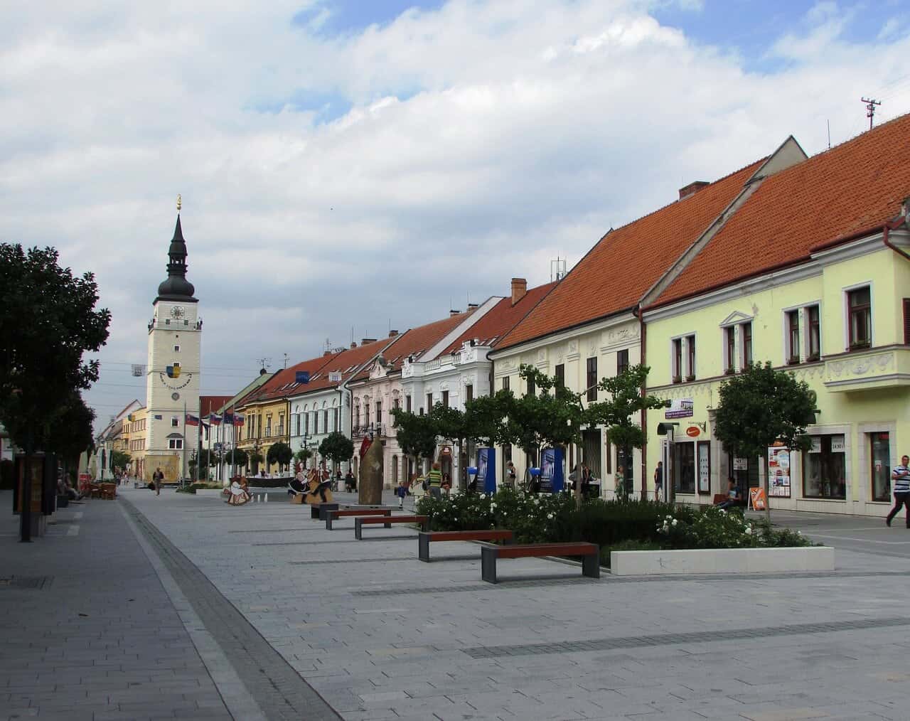Autopožičovňa AVIS v Trnave.
