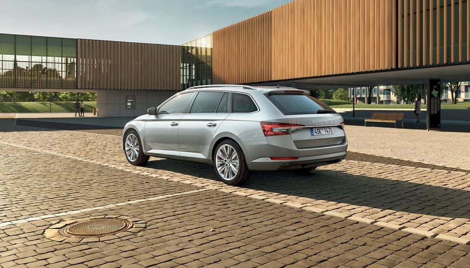 Škoda Superb combi na prenájom.