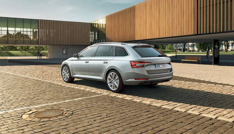 Škoda Superb combi na prenájom.