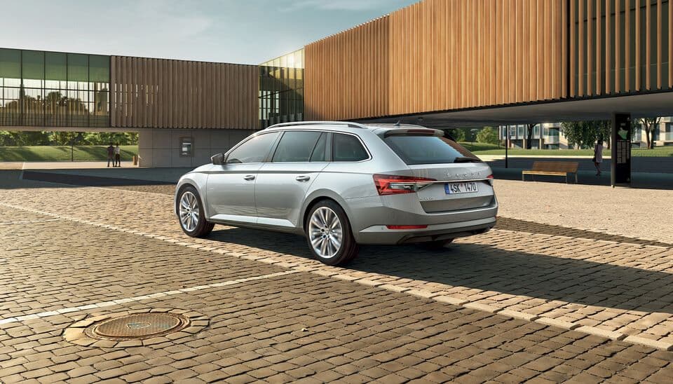 Škoda Superb combi na prenájom.