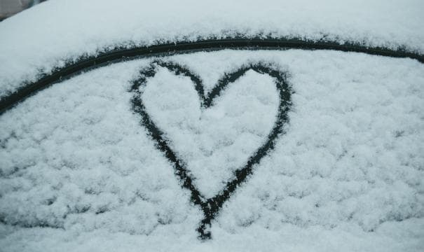 Valentínska akcia na prenájom vozidiel pre každého - AVIS.