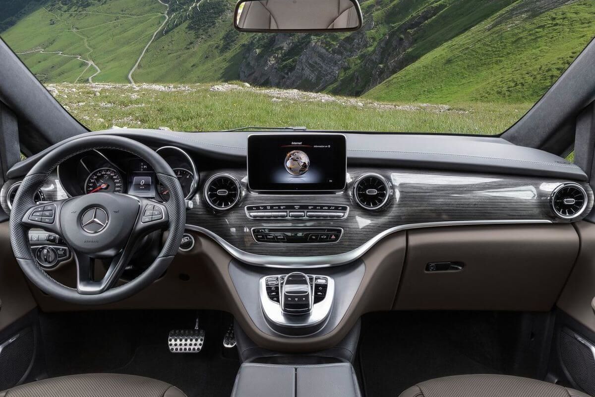 Interiér úžitkového vozidla Mercedes Benz Vito na prenájom